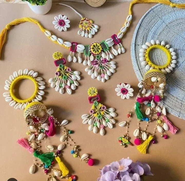 Sunshine Bloom Shell Jewellery Set