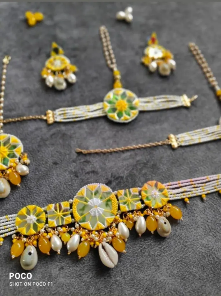 Alankar Mirror choker (Yellow, With  Haathfool)