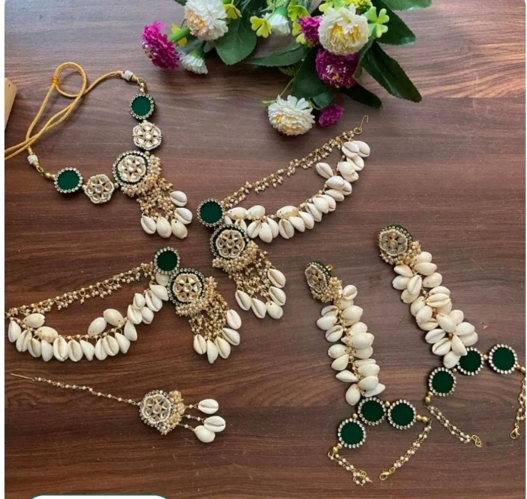 Kundan Shell Jewellery