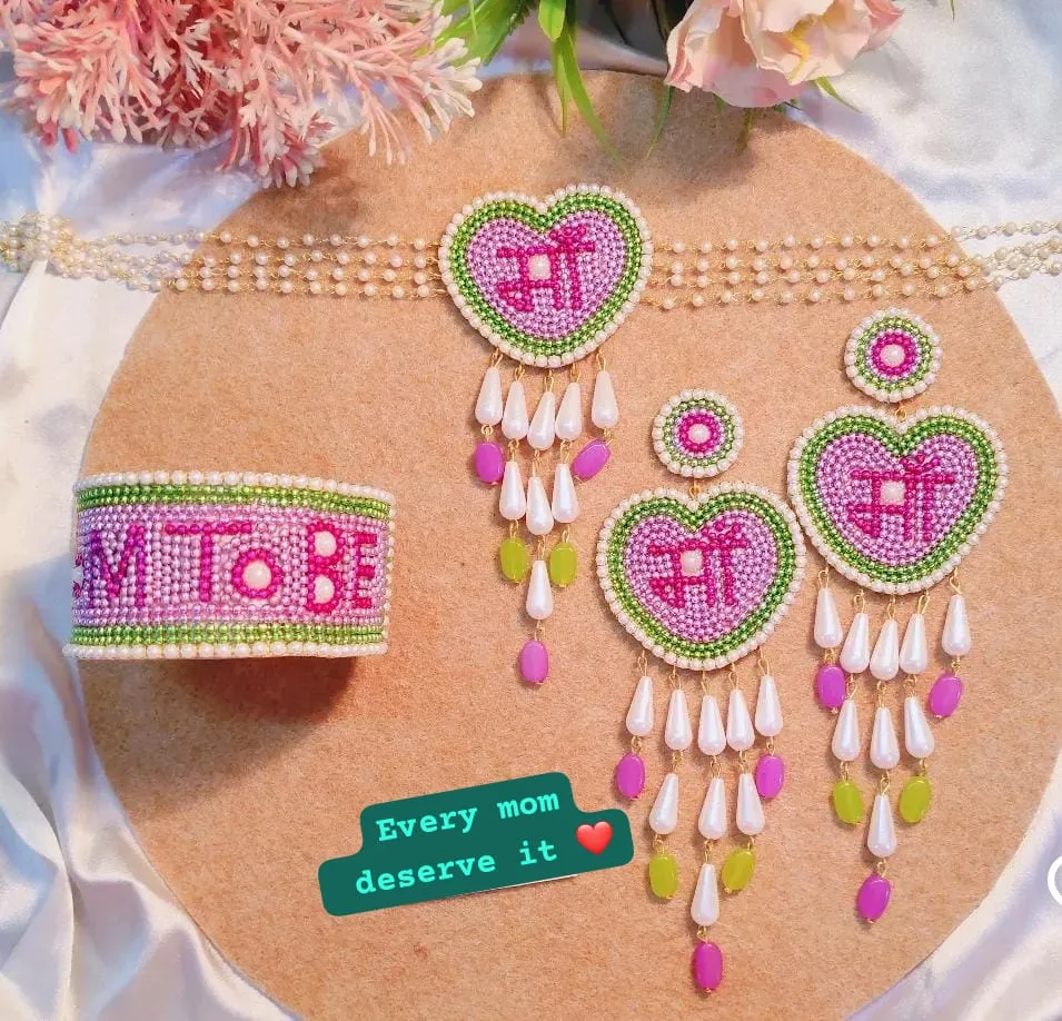 Baby shower jewelry set