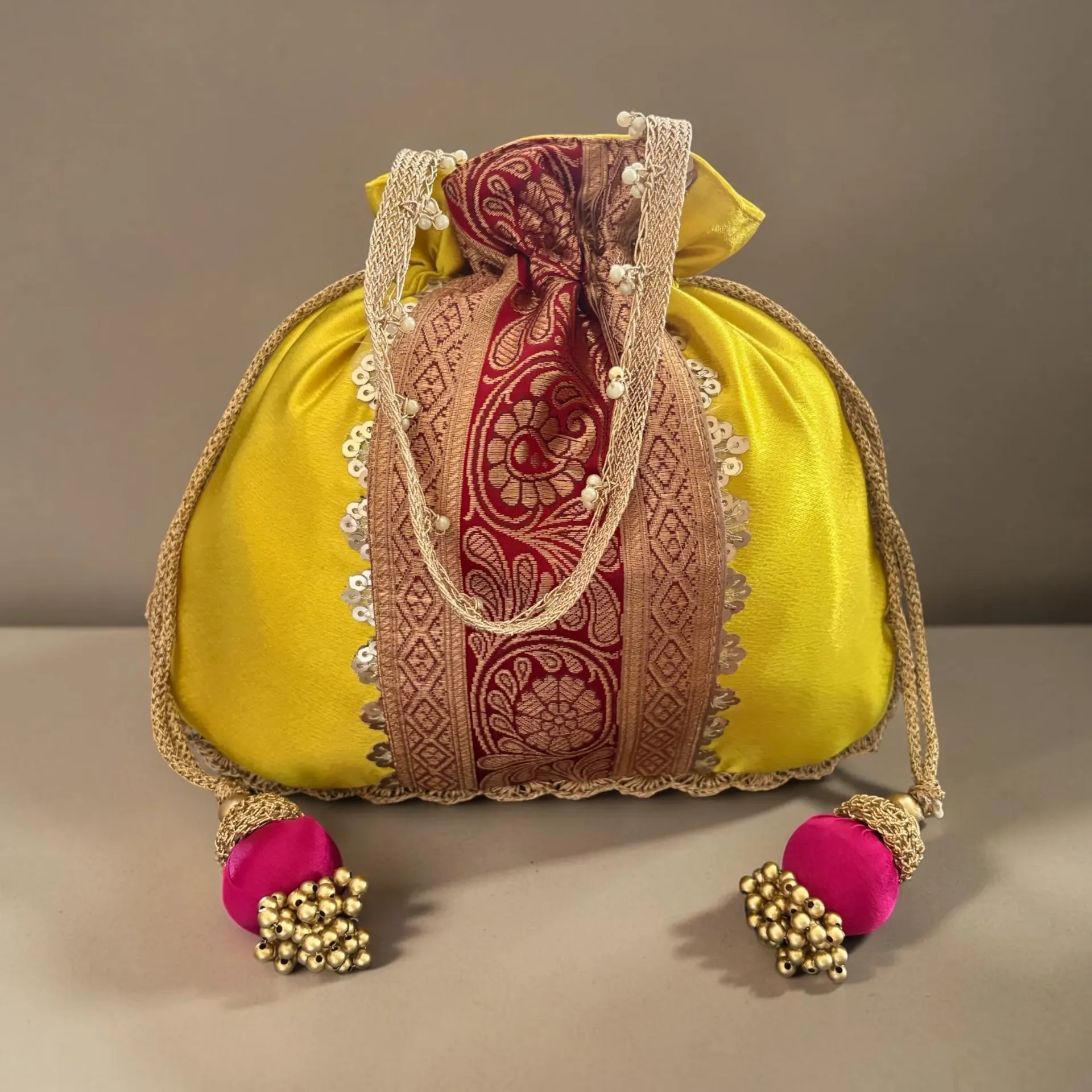 Banarasi Lace Budget Potli